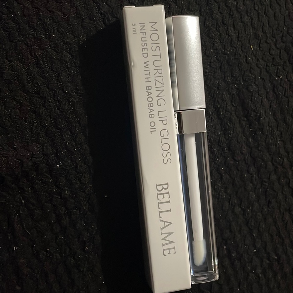 bellame moisturizer lip gloss infused with baobab oil